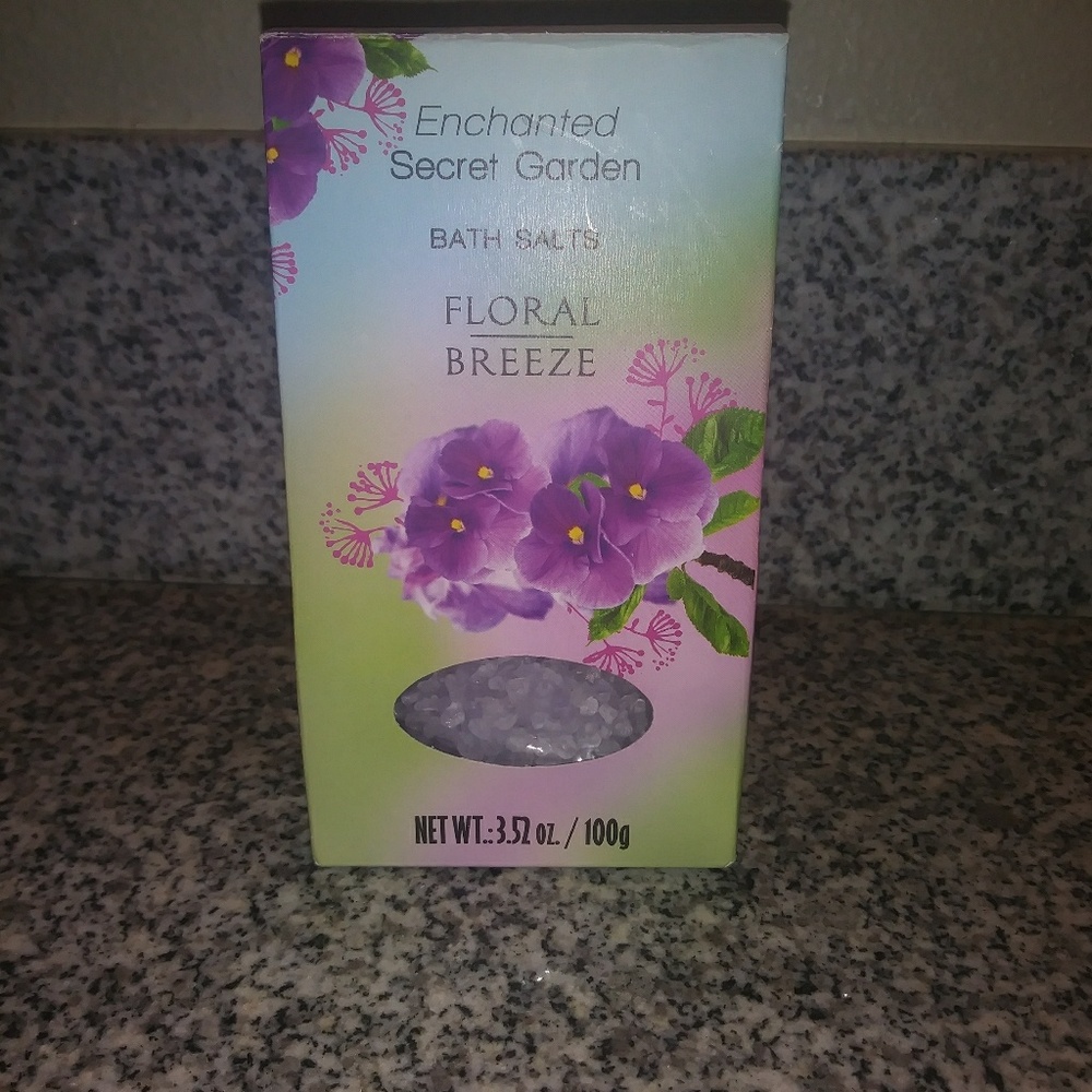 BATH COMBO💕💕buy all for 10$ or 5$ individually:)